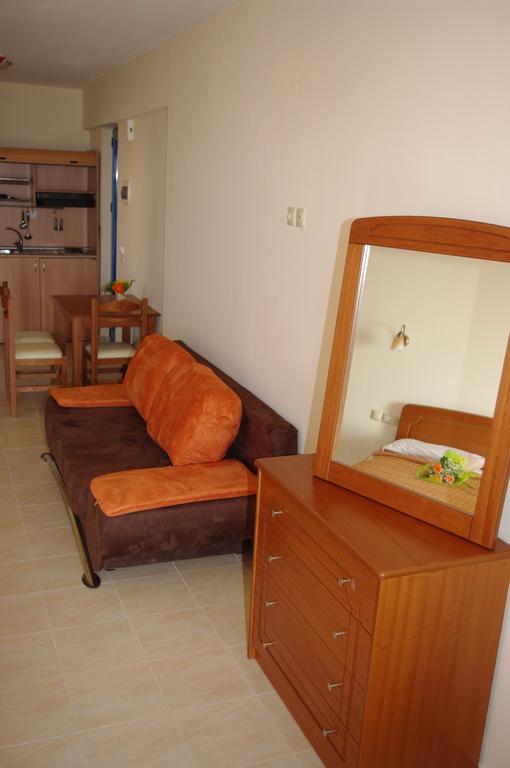 Gold Apartments Platanes  Bagian luar foto
